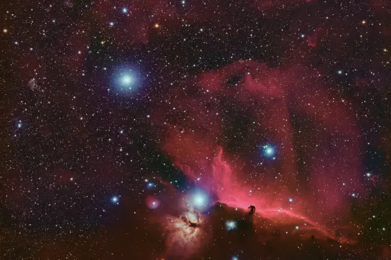 فريق دولي يرصد مركباً عضوياً معقداً في سحابة مولّدة للنجوم