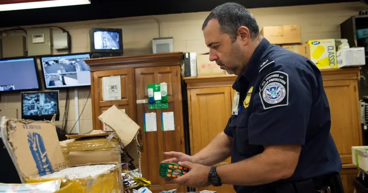 الجمارك الأميركية تعلن موعد وقف تحصيل رسوم ترمب بعد حكم عدم قانونيتها