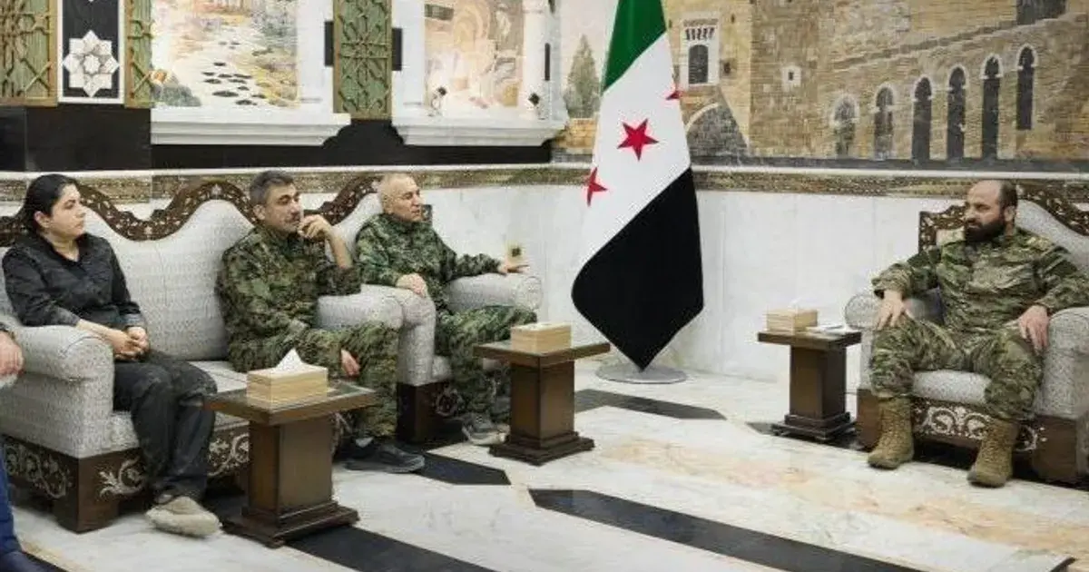 رئيس الأركان السوري يبحث دمج القوات مع وفد من "قسد" في دمشق