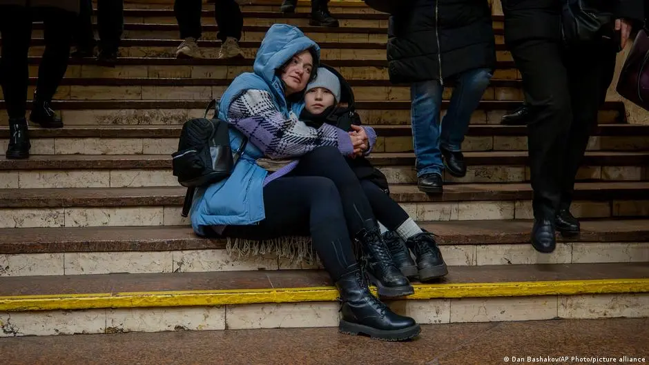 أربع سنوات من الحرب: كيف يظل الأوكرانيون صامدين؟