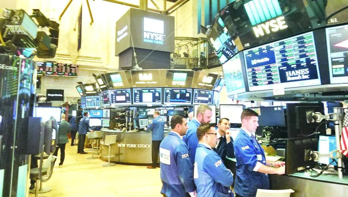 «وول ستريت» تتراجع بتوترات «رسوم ترامب»