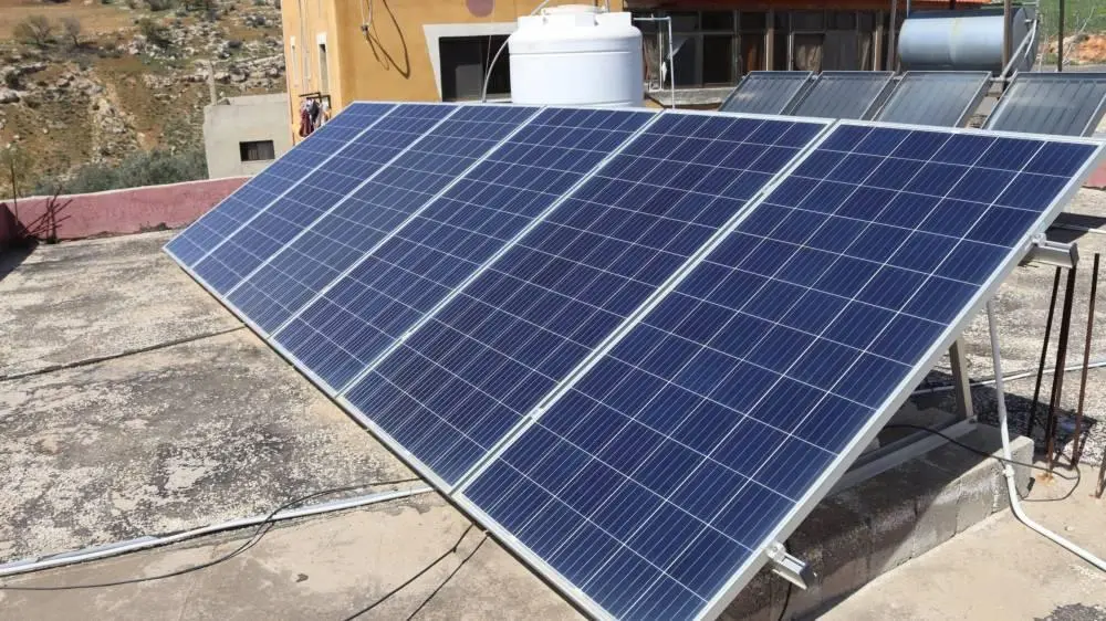 «فلس الريف» يزوّد 131 منزلاً وموقعاً أردنياً بالكهرباء