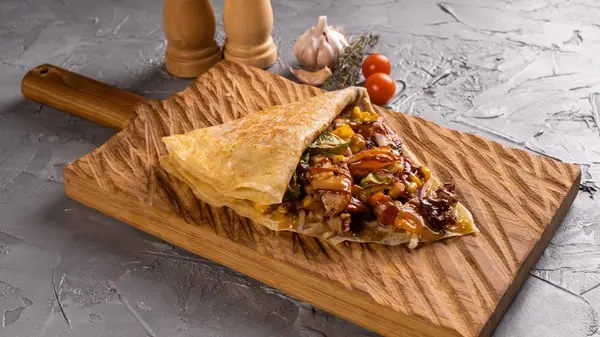 زهرة الخليج - «الشاورما» بطريقة جديدة.. «كريب الدجاج»