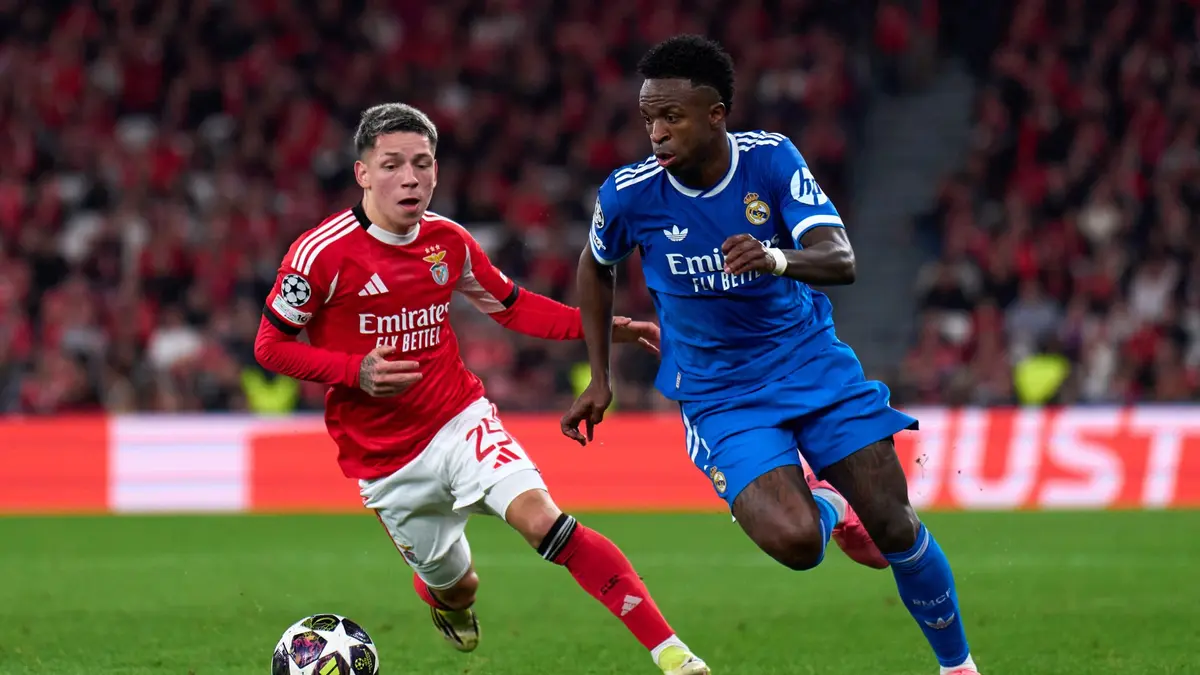 إيقاف لاعب بنفيكا بعد مزاعم عن توجيهه إساءة عنصرية لفينيسيوس