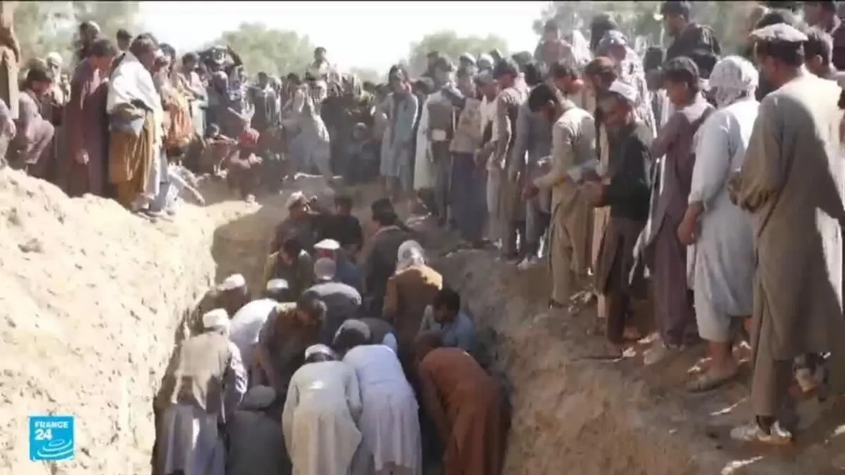 باكستان تشن ضربات على الحدود الأفغانية وطالبان تتوعد بالرد