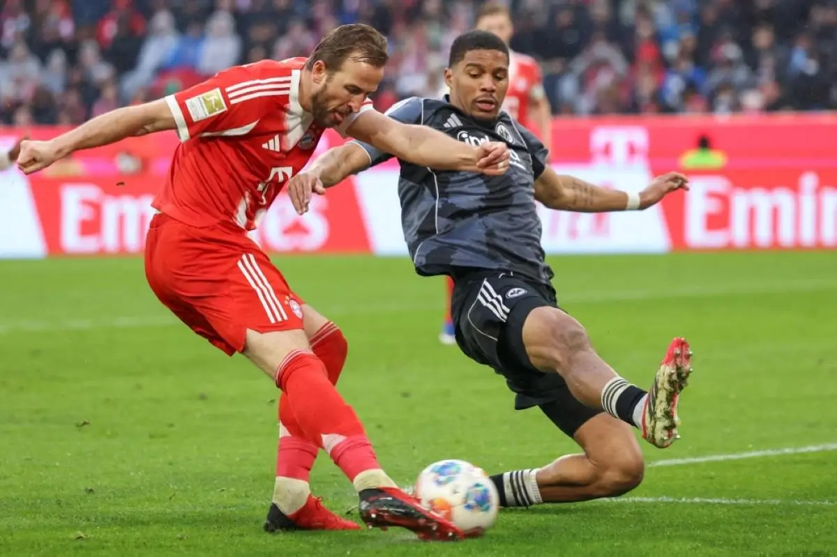 أسطورة بايرن ميونخ يحذر برشلونة من التعاقد مع هاري كين