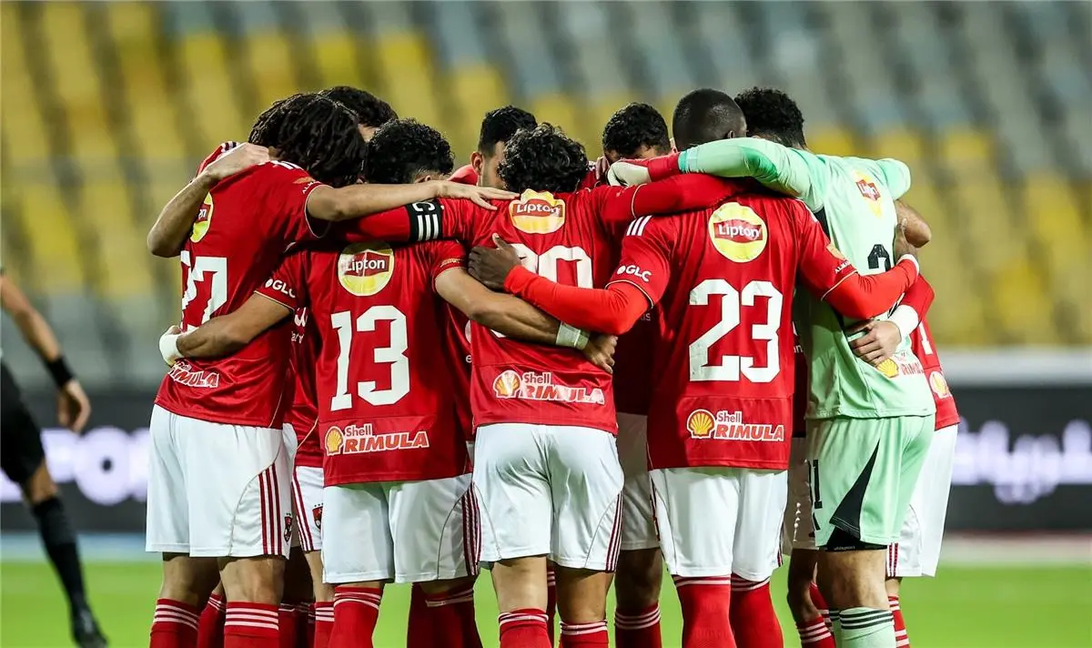 عماد متعب يشن هجومًا عنيفًا على توروب بسبب مهاجم الأهلي: ماذا ترى فيه؟