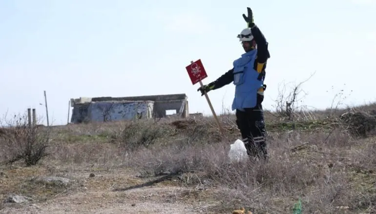 إصابة ثلاثة أطفال بانفجار مخلفات حرب في ريف حماة الشمالي