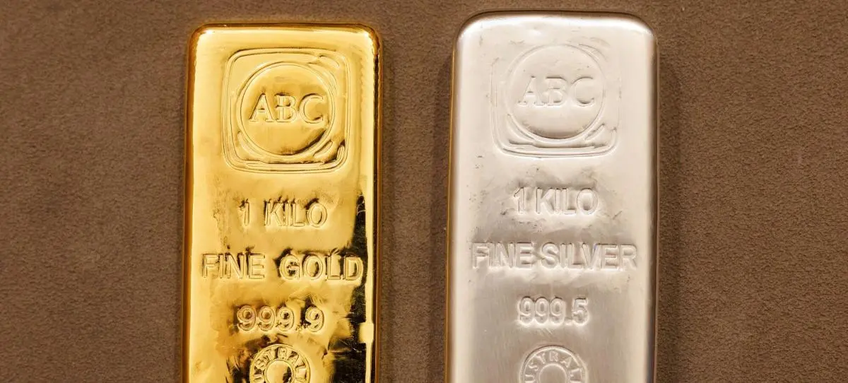أونصة الذهب تحوم بالقرب من 5150 دولاراً.. والفضة تهبط 3%