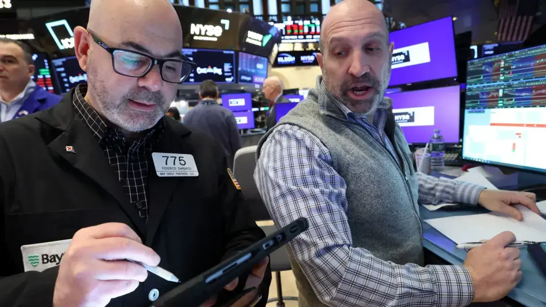 «وول ستريت» تتعافى بزخم «التكنولوجيا»