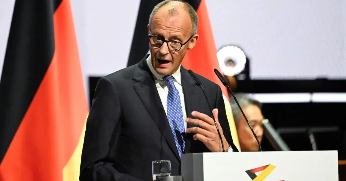 احتواء "صدمة الصين" يتصدر أولويات زيارة المستشار الألماني إلى بكين