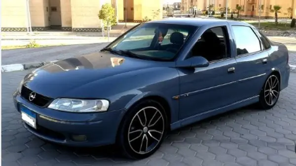 اركب أوبل فيكترا أوتوماتيك بـ 300 ألف جنيه