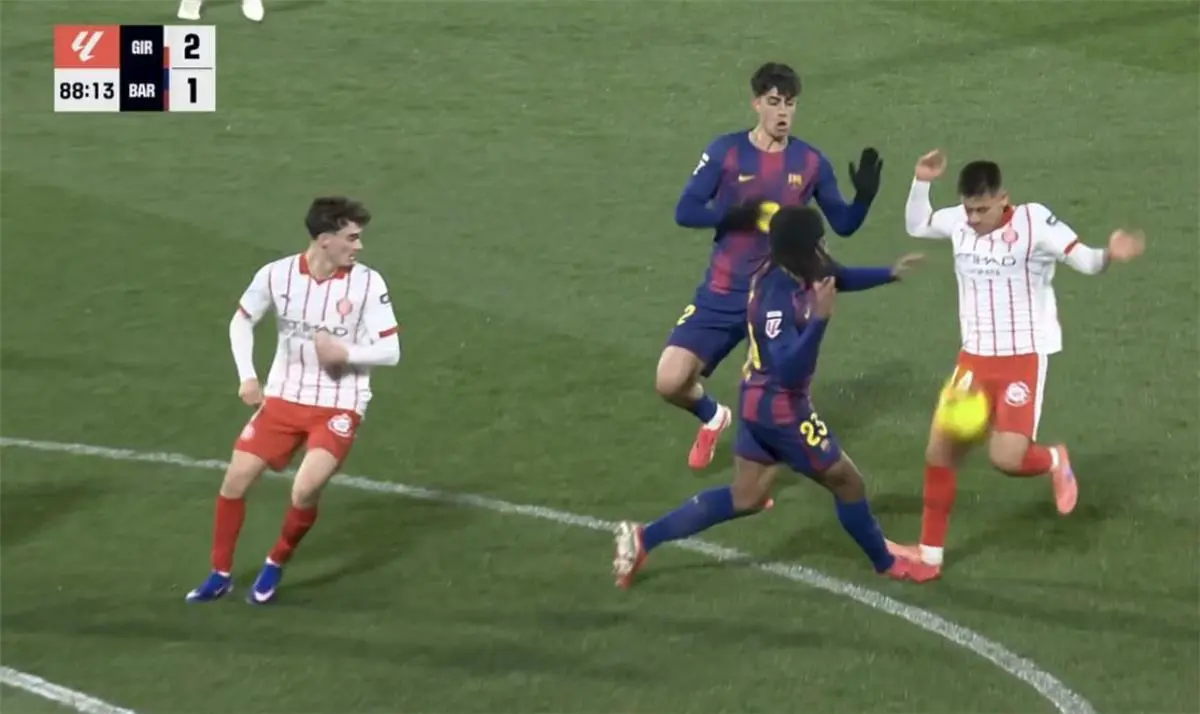 كاد يغير النتيجة.. لجنة الحكام تقر بخطأ فادح في مباراة برشلونة وجيرونا