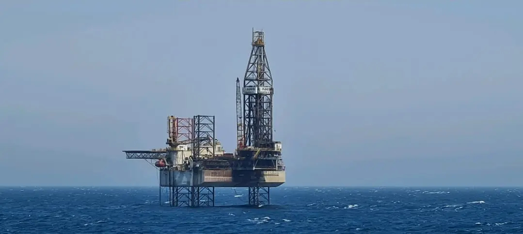 بئر جديدة تبدأ إنتاج الزيت الخام من حقل بلاعيم البحري بمنطقة سيناء - أموال الغد