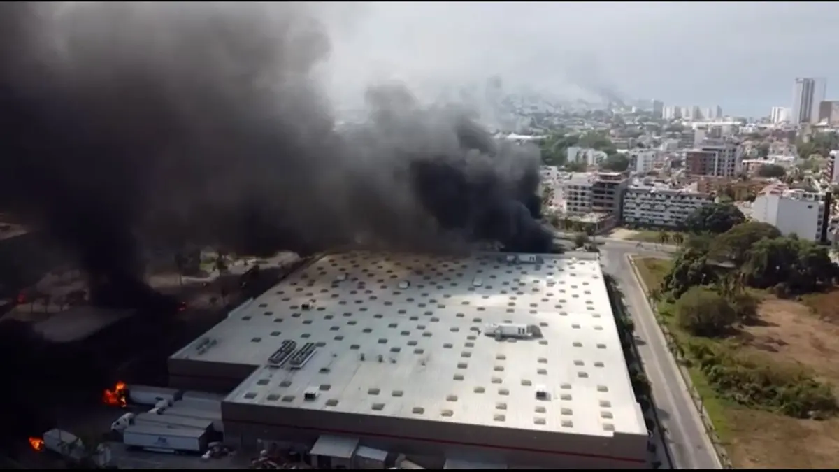 قطع طرق واشتباكات دامية بالمكسيك بعد مقتل "إل مينشو".. إليكم ما نعلمه