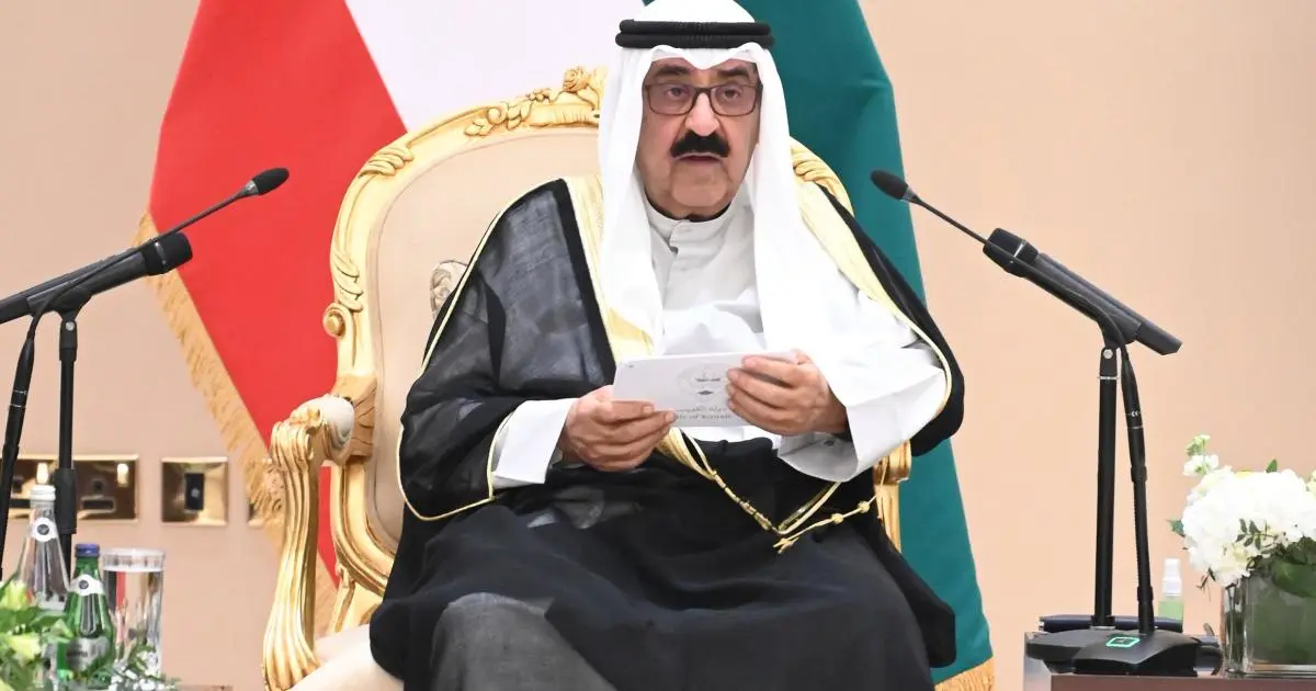 أمير الكويت يؤكد أهمية تطوير منظومة الدفاع