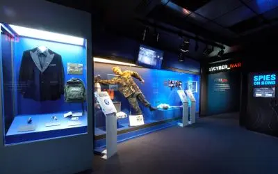 بصمة إلكترونية.. منظومة ذكية لمتابعة طلاب قطر