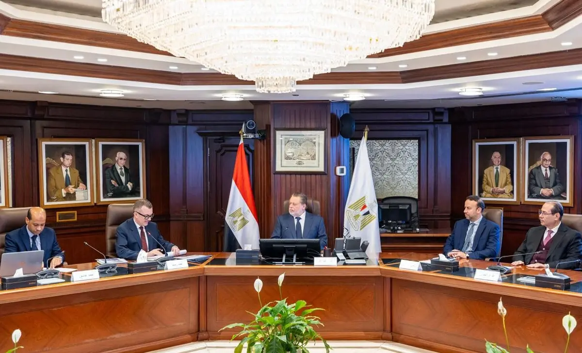 محافظ البنك المركزي ووزير التخطيط يؤكدان تعزيز التنسيق لدعم الاستقرار الاقتصادي والنمو المستدام - أموال الغد