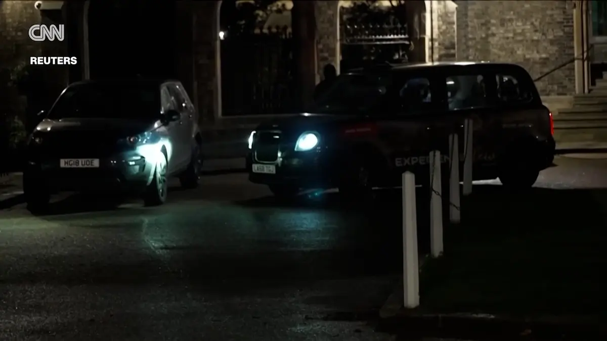 الإفراج عن سفير بريطاني سابق بكفالة بعد اعتقاله على خلفية صلته بإبستين