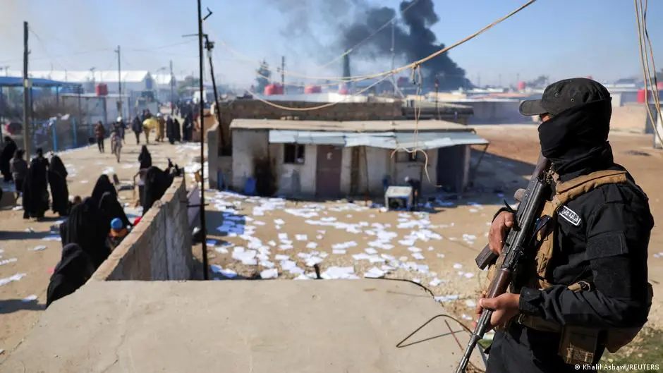 أخبار اليوم.. دمشق تقر بوقوع حالات فرار جماعي من مخيم الهول