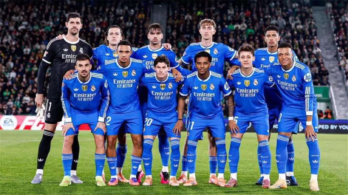 "أساس الفريق".. لاعب ريال مدريد يثير قلق الإدارة بشأن مستقبله