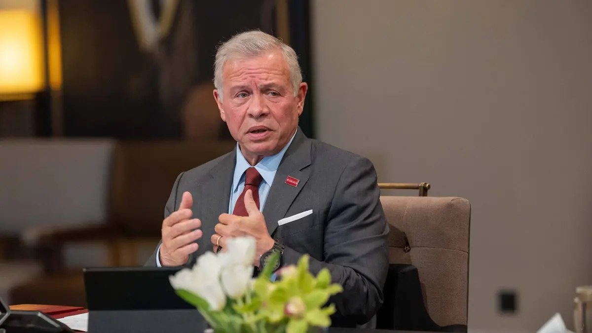 الملك يستقبل الرئيس الإندونيسي ويعقد معه مباحثات بحضور ولي العهد في قصر بسمان