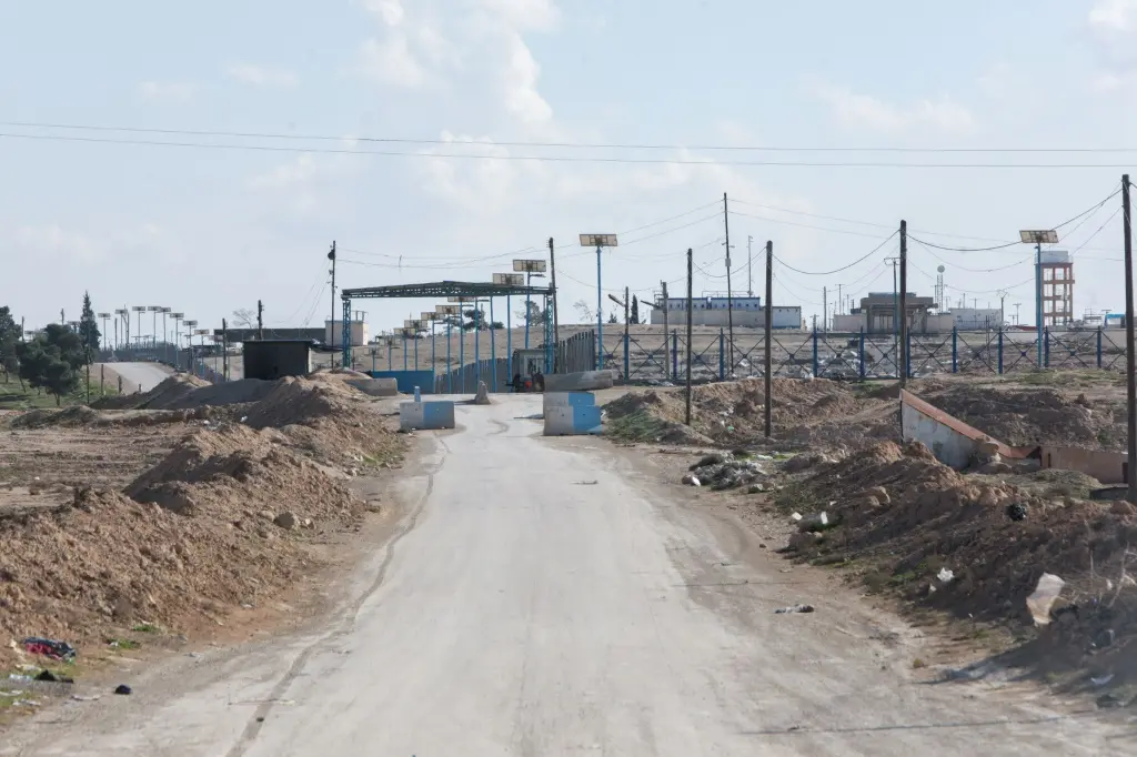 الداخلية السورية تؤكد حصول حالات فرار جماعي من مخيم الهول بعد انسحاب القوات الكردية منه