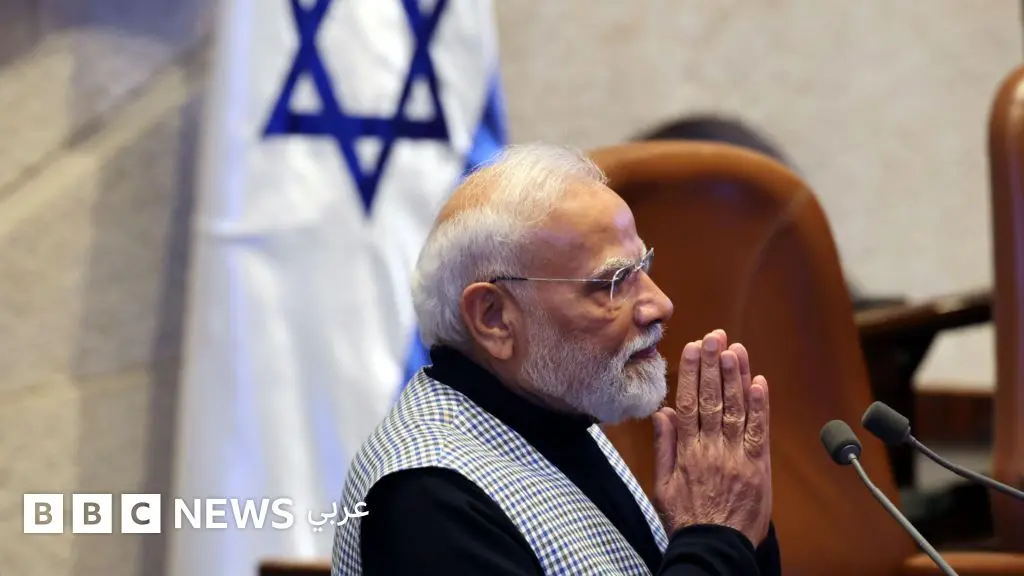 مودي يزور إسرائيل ويخطب أمام الكنيست: "الهند تقف إلى جانب إسرائيل بثبات وبقناعة راسخة" - BBC News عربي