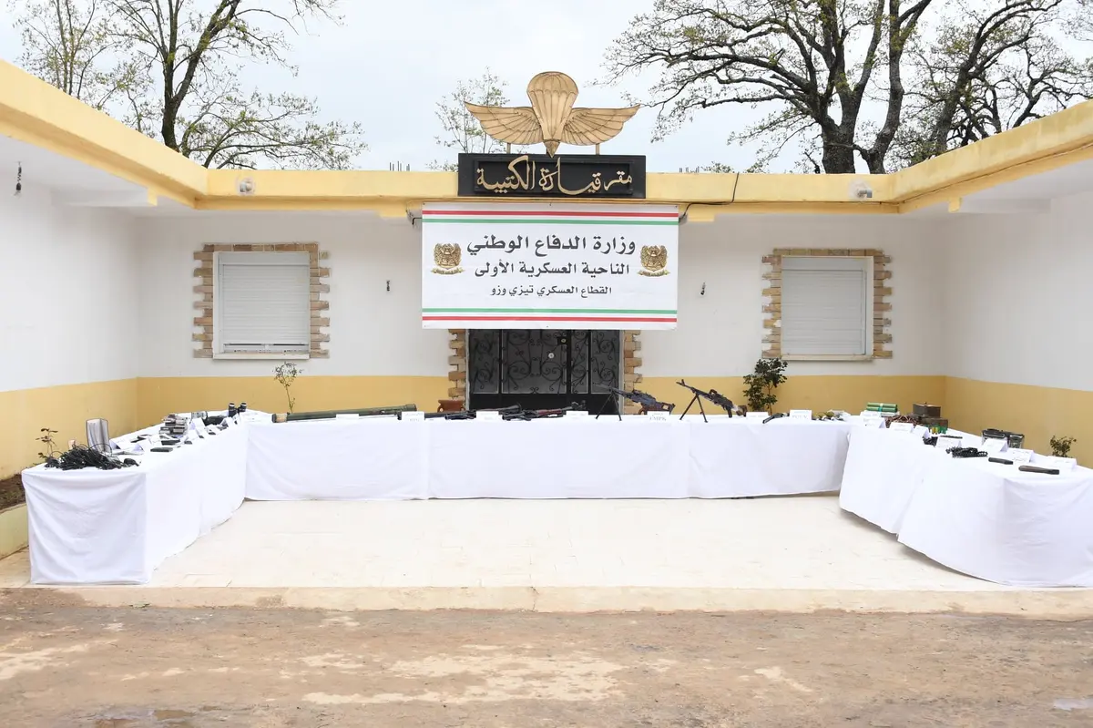 الجيش الجزائري يفكك شبكات إرهابية ويضبط كميات كبيرة من المخدرات