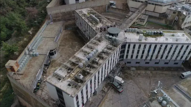 من سجن رومية إلى الحرية.. معتقل سوري يروي شهادته عن التعذيب والاكتظاظ