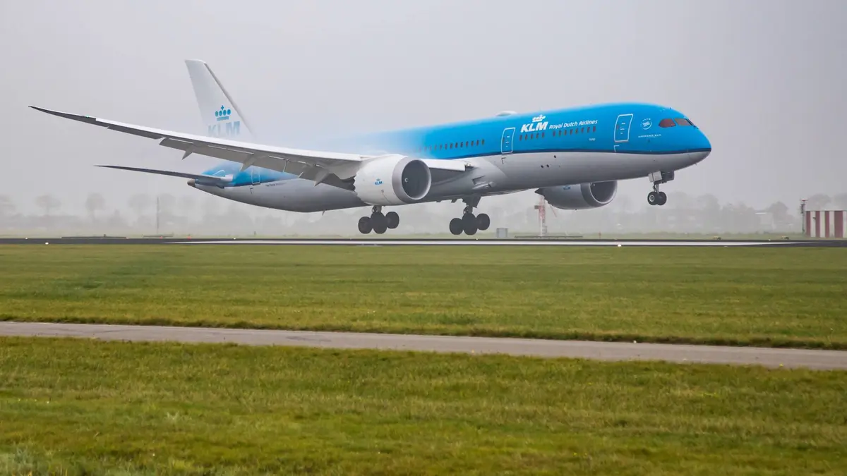 إعلام عبري: شركة الطيران الهولندية تعلق رحلاتها إلى "إسرائيل"