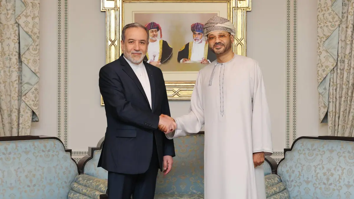 إعلام إيراني: عراقجي عرض على نظيره العماني بنودا من اتفاق محتمل بشأن رفع العقوبات والملف النووي
