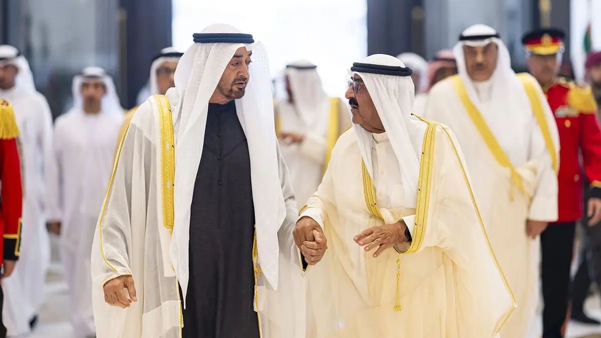 "الصدق والإخلاص والثقة".. محمد بن زايد يهنئ الكويت ويشيد بالعلاقات