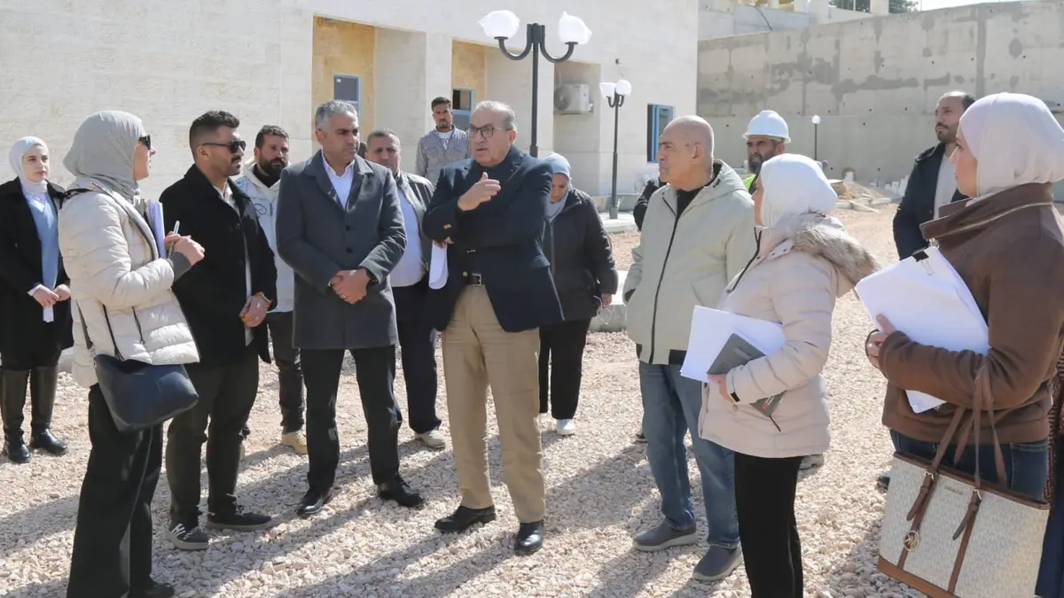 وزير الأشغال يتفقد سير الأعمال في مشروع توسعة مستشفى الإيمان الحكومي في عجلون