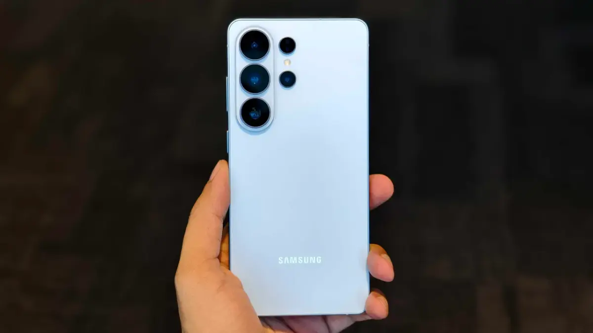 انطباعات أولية: Galaxy S26 Ultra يحصل على تحسينات واضحة في التصميم والشاشة والكاميرا - عالم التقنية