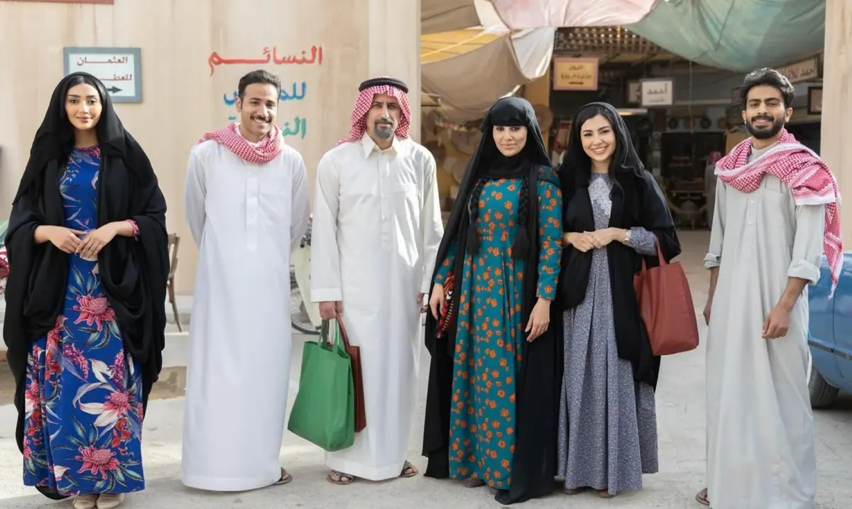 في الحلقة 8 من مسلسل شارع الأعشى تتغير معاملة خالد لعزيزة وأبو إبراهيم يطلب الزواج من وضحى