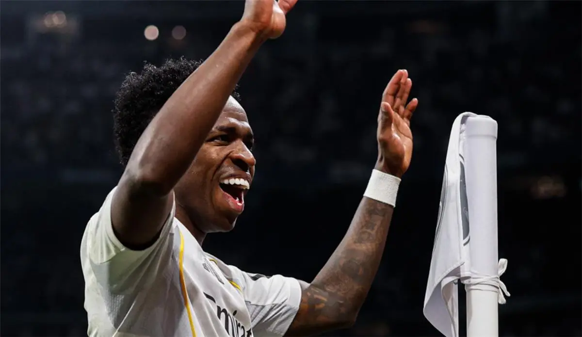 "ويرقص مجددًا".. فينيسيوس يسجل هدف ريال مدريد الثاني أمام بنفيكا