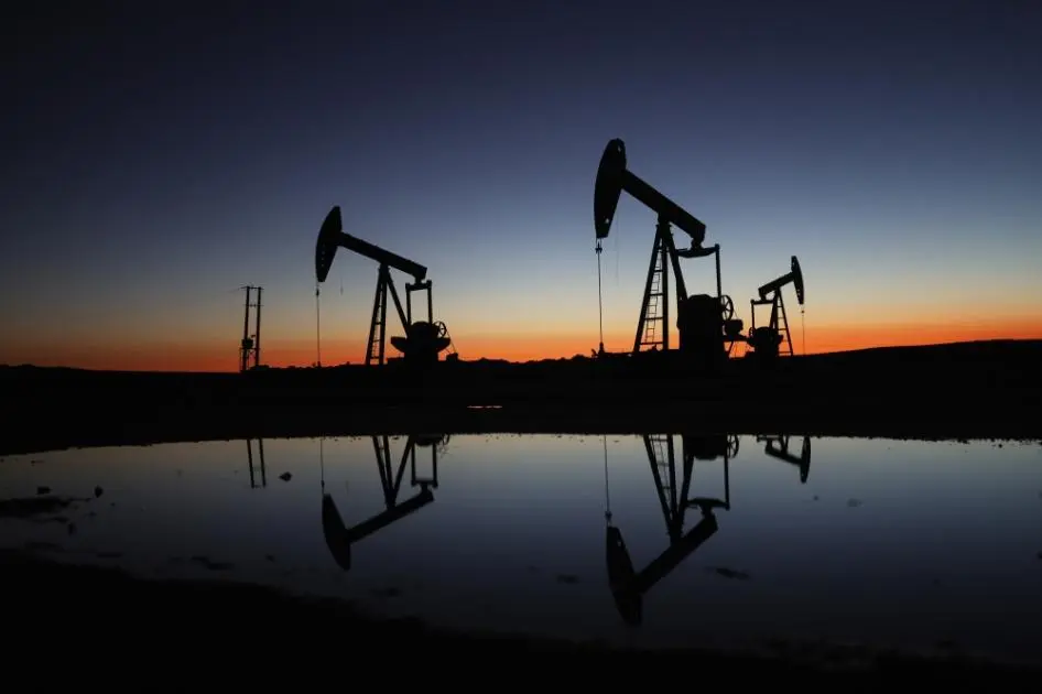 الاضطرابات ‌الجيوسياسية تدعم النفط قرب أعلى مستوياته في 7 أشهر