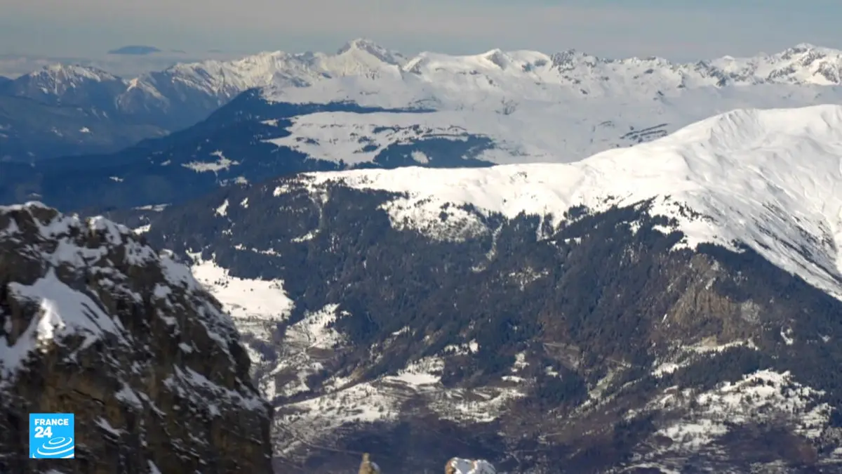 هنا فرنسا - في جبال الألب الفرنسية.. جمال الطبيعة يخفي مخاطر الانهيارات الثلجية المميتة