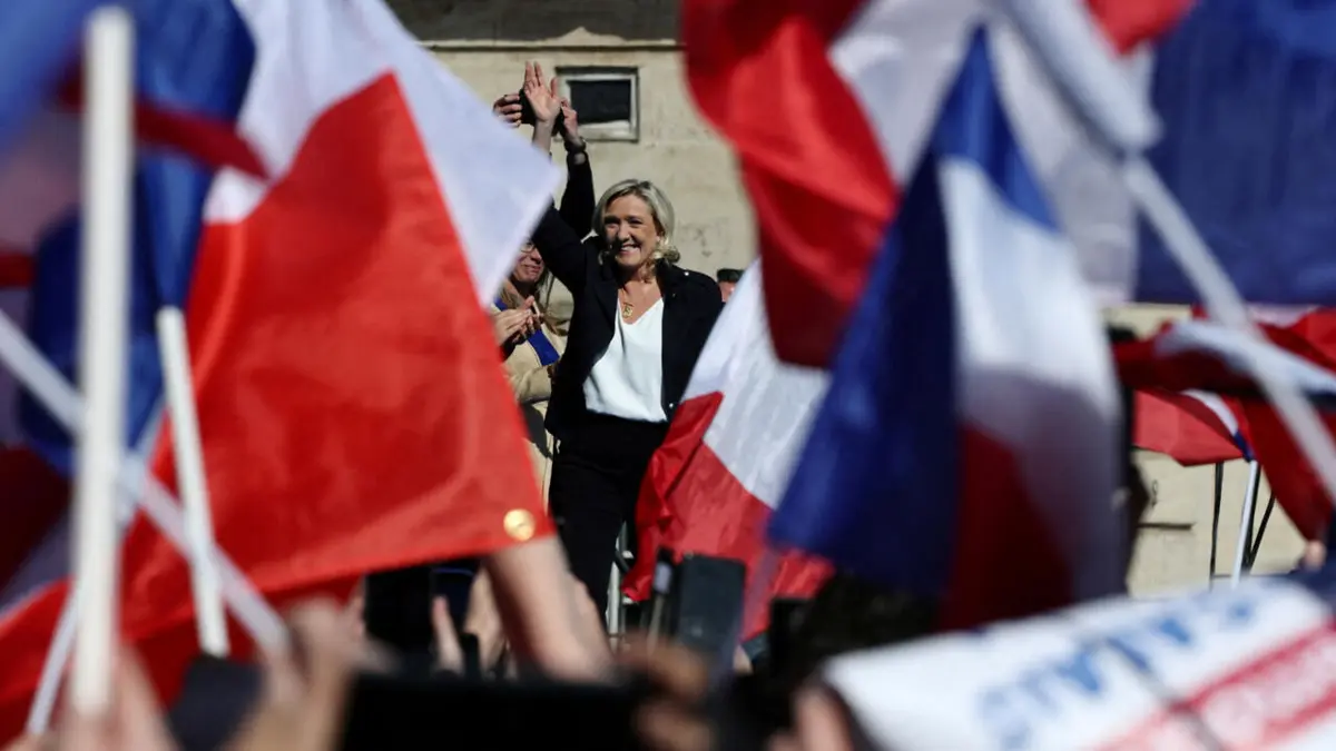 فرنسا: زعيمة اليمين المتطرف مارين لوبان تؤكد أن مصيرها الرئاسي "معلق"... وبارديلا "البديل المحتمل"