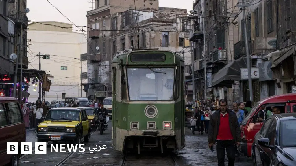 ترام الرمل: الأسكندرية توشك أن تفقد جزء أساسي من تراثها - BBC News عربي