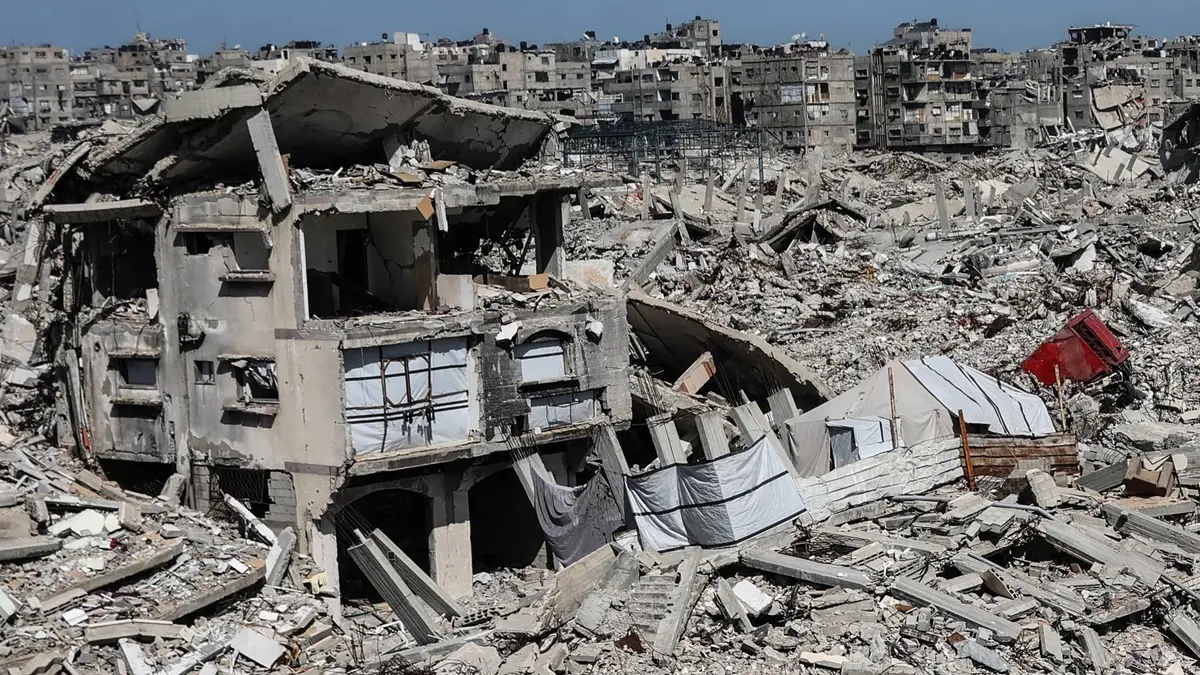 استشهاد 3 فلسطينيين وإصابة اثنين في قصف الاحتلال شرق وجنوب غزة