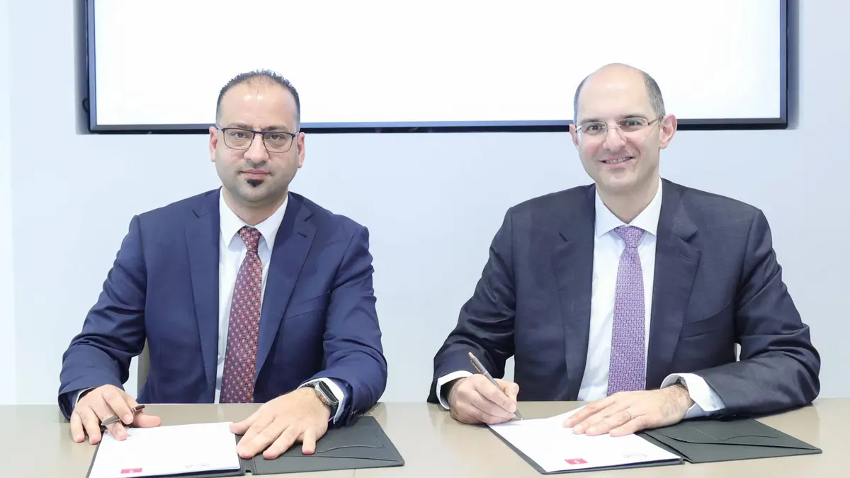 بنك فلسطين يوقع اتفاقية شراكة مع مستشفى جمعية المقاصد الخيرية الإسلامية في القدس لتوفير وحدات سكنية متنقلة لمرافقي المرضى