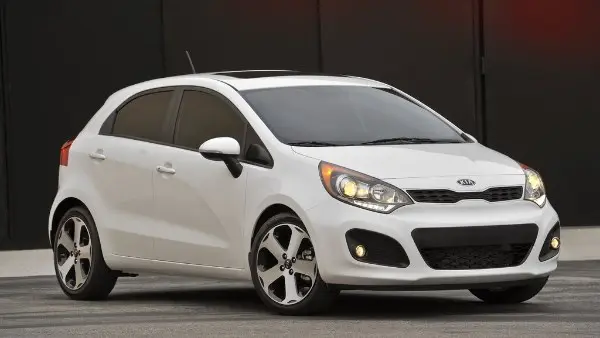 اشتري كيا ريو هاتشباك بـ 400 ألف جنيه,, مواصفات وصور