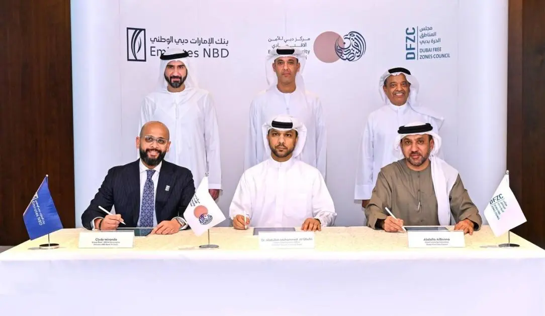 تعاون ثلاثي يدعم نمو منظومة المناطق الحرة في دبي