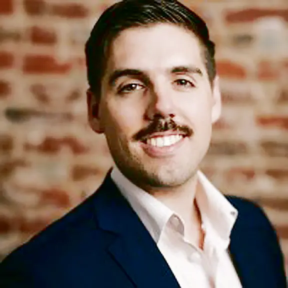 لا تُغالوا في تنظيم التقنيات المتطورة