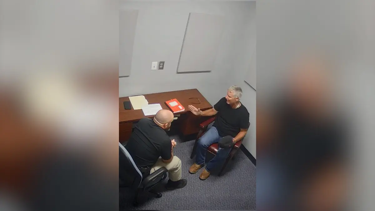 نشر مقطع استجواب والد منفذ إطلاق النار في المدرسة بجورجيا