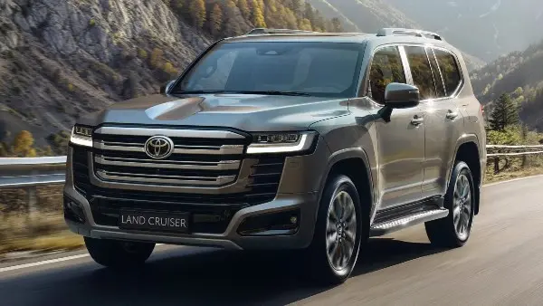 سعر ومواصفات تويوتا لاندكروزر 2026 في السعودية