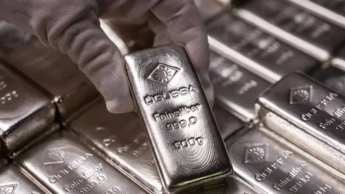 الفضة تتراجع دون الـ 90 دولارا وسط جني أرباح حذر وترقب لنتائج "يوم الحسم" في جنيف