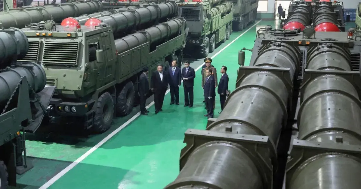 زعيم كوريا الشمالية يتعهد بامتلاك المزيد من الأسلحة النووية